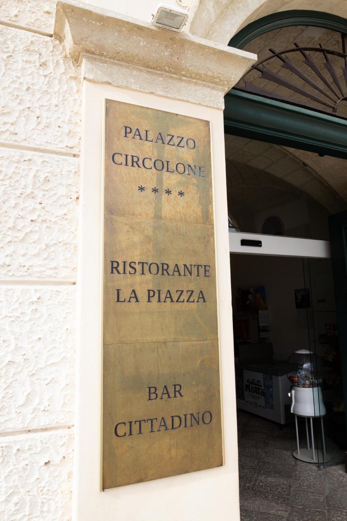 מלון פוג'ארדו Palazzo Circolone מראה חיצוני תמונה